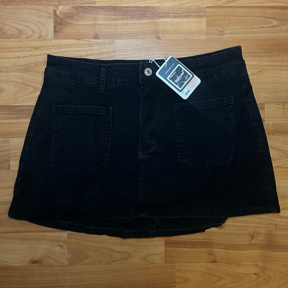 Eddoyee Jean Skirt/Skort Medium